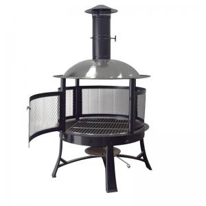 Antik grillgjutbar eldstad i eldstad