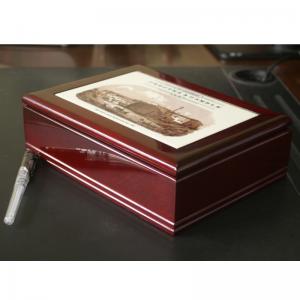 glaserade kaklade lådor