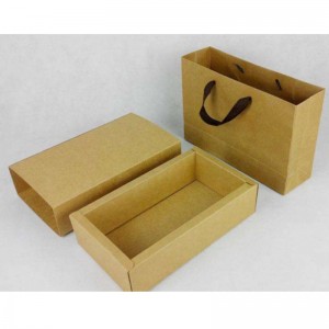 kraftkortspapper och förpackningspåsar