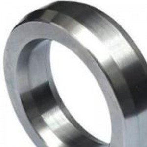 Grafitpackning förstärkt med metallfolie