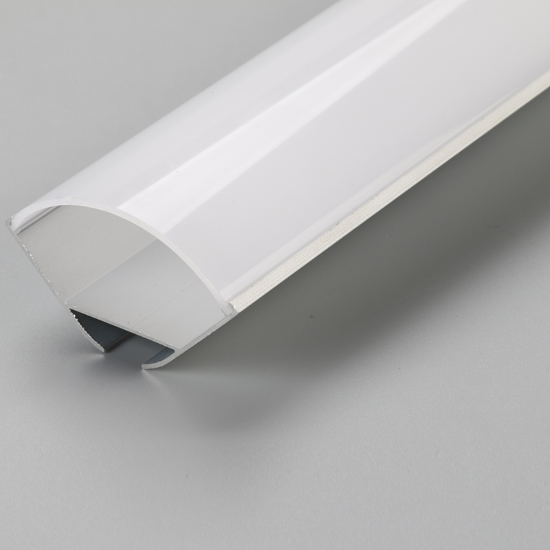 LED-remsa i aluminium extruderad triangelform med klar eller diffusorkåpa