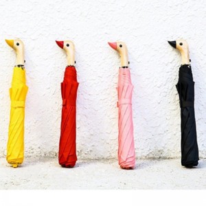 2019 Auto öppna Gul anka trähandtag krok 2 vikbara paraply