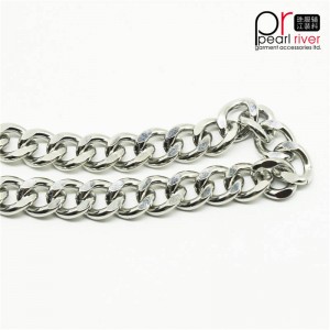 Miljövänliga metallkedjor i specialstorlek för dekoration och plagg