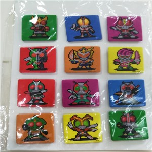 Kina Factory Tinplate Button Metal Pin emblem med färgstarka logo emblem