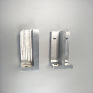 Anodiserande ytbehandlingsmetalldelar