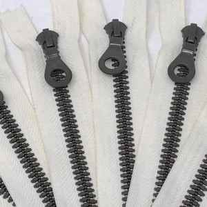 Plast Zipper Closed End Fashion RIRI-tänder Målad autolåsreglage med nyckelhålsdrag 9