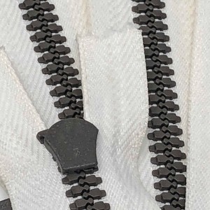 Plast Zipper Closed End Fashion RIRI-tänder Målad autolåsreglage med nyckelhålsdrag 9