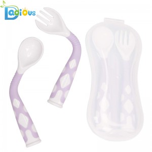 Avrundad och slät Småbarn To Go Redskap Resande Babygaffel Småbarn Skedar och gafflar