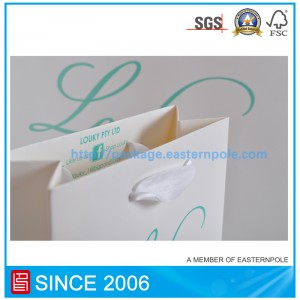 Papperspåse för återvunnet material för kläder