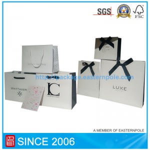 Elegant presentpapperspåse med anpassad design