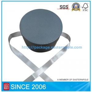 Lyxig rund chokladask med bandstängning