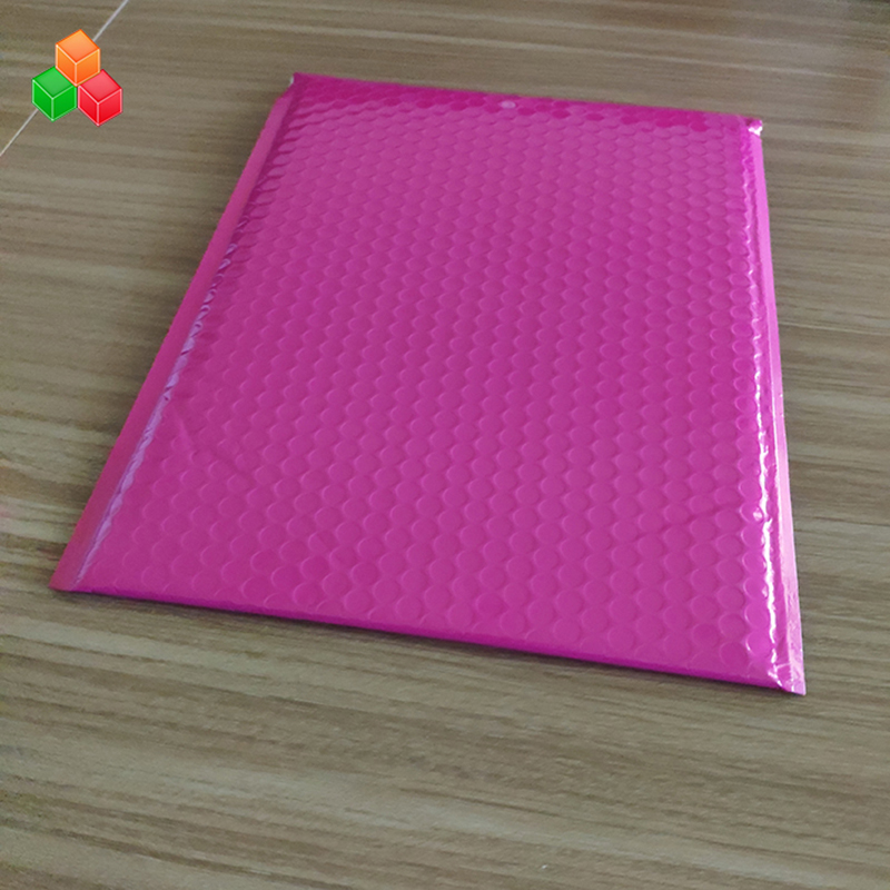 Anpassad storlek stötsäker transportförpackning pearlescent film bubbla mailer / vattentät slitstark vit rosa pearlescent filmväska