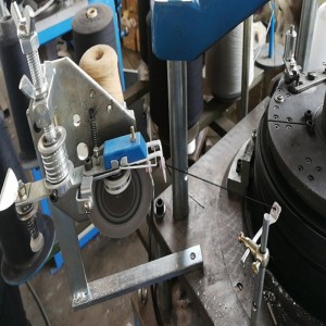 Tillverkare helt datoriserad knästödsmaskin