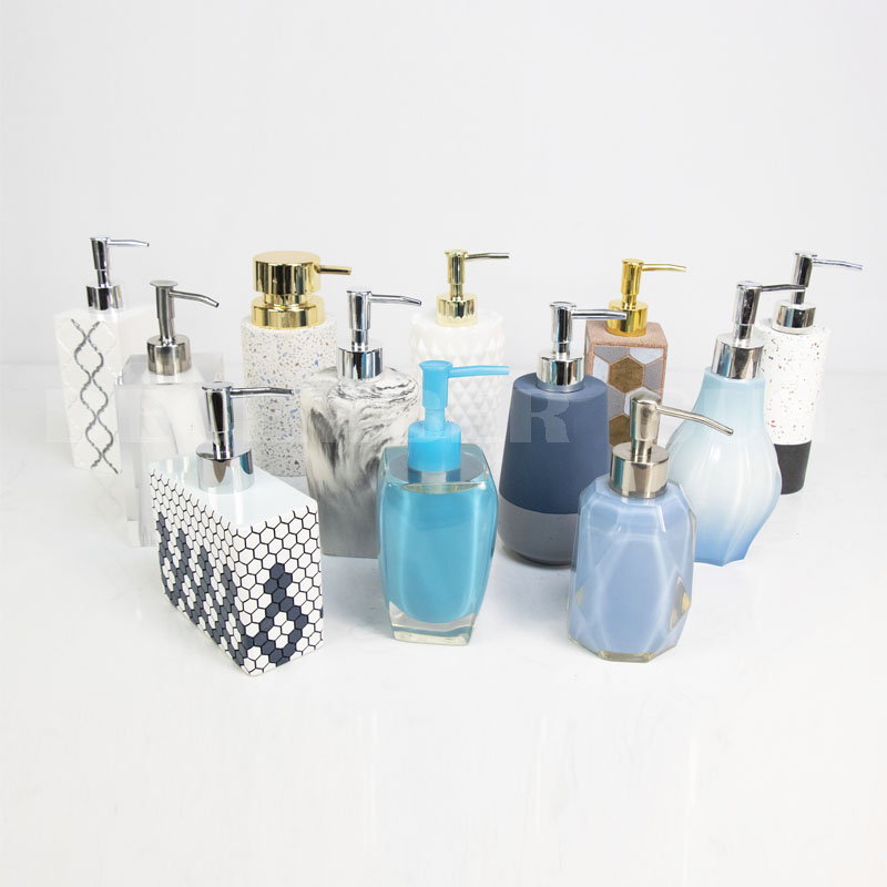 Modern tvålkrämdispenser för hartsbadrum