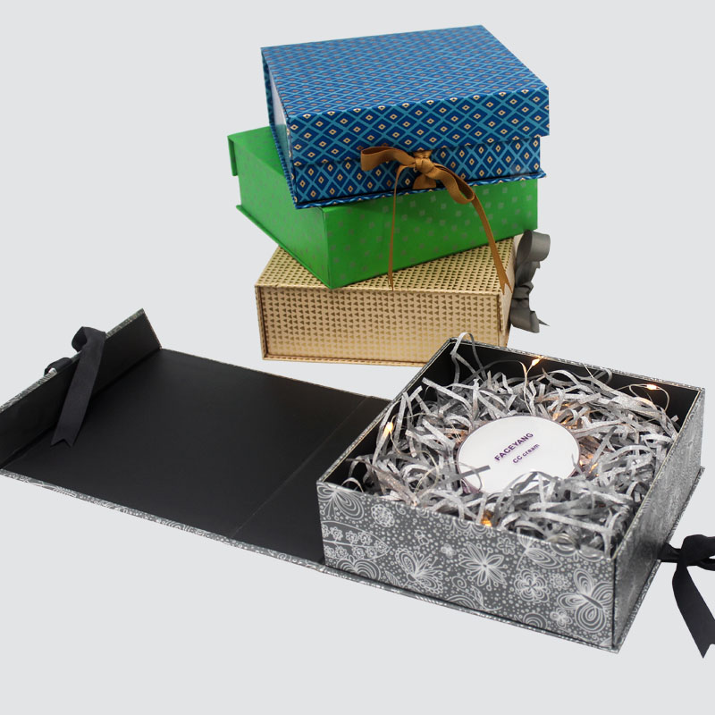 Enkel Vikande Gåvor Mat Candle Choklad Silk Ribbon Vacker ask