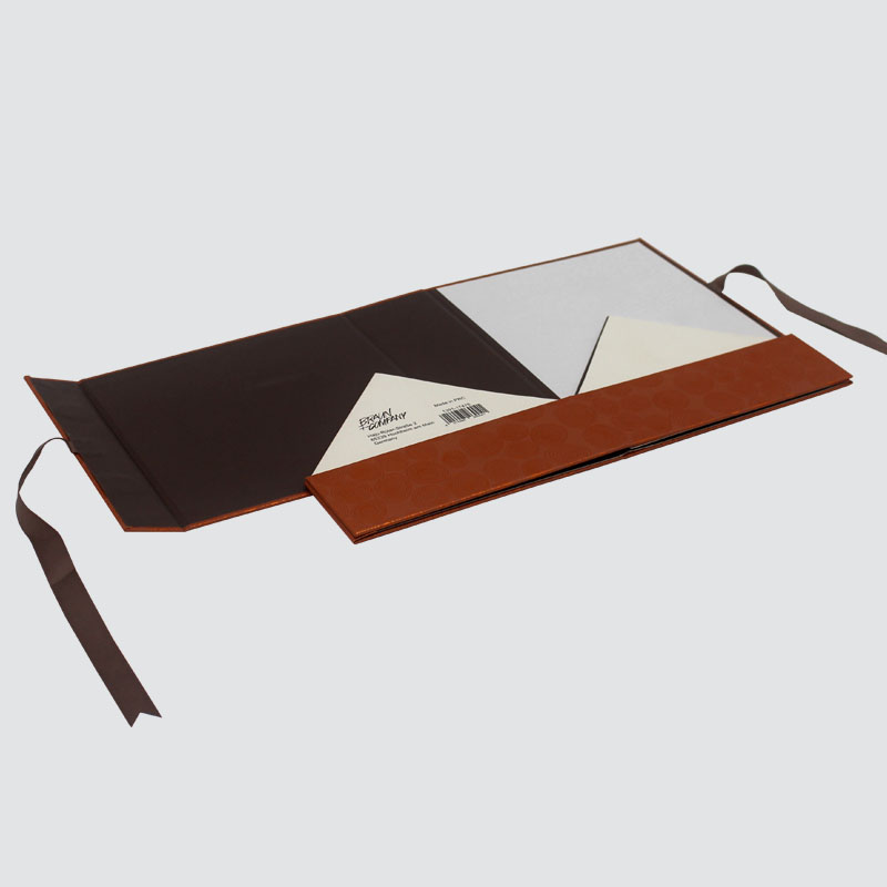 Enkel Vikande Gåvor Mat Candle Choklad Silk Ribbon Vacker ask