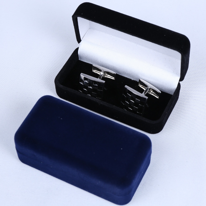 Artikel D-68S rund form sammetlåda för manschettknappar, knäppklämma, emblem etc. mm. 75 * 38 * 28, vikter cirka 30 g