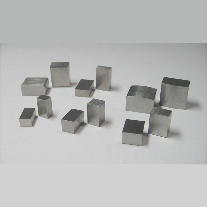 Hårdhetens hårdhet Alnico-magnet anpassad mot hög temperatur