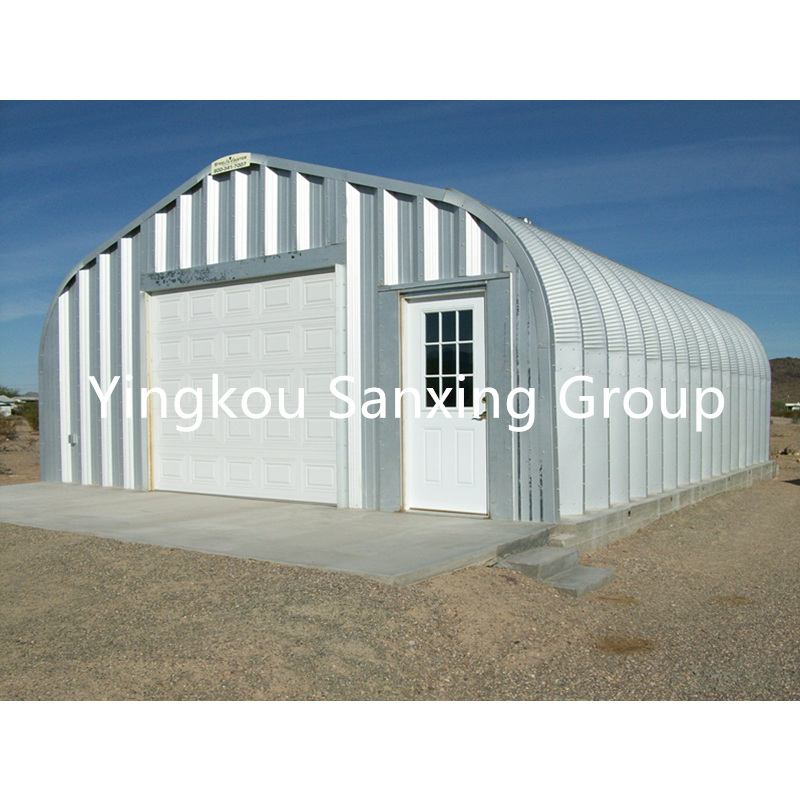 Byggnad av stålkonstruktion