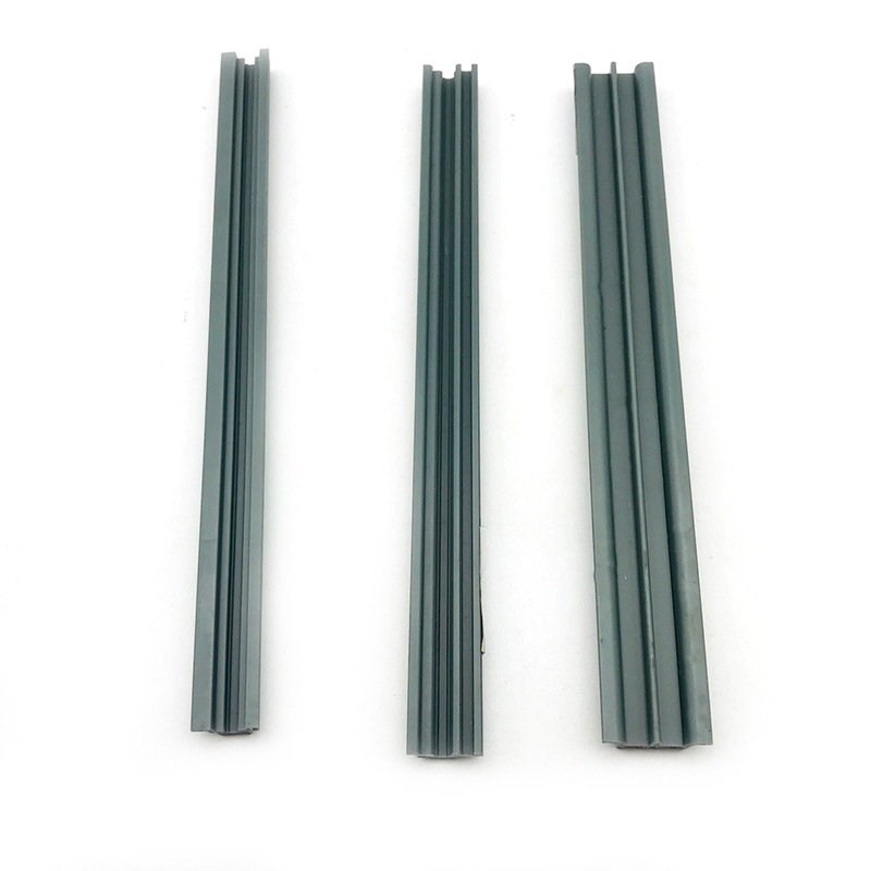 Plastremsa för Showcase Door Track