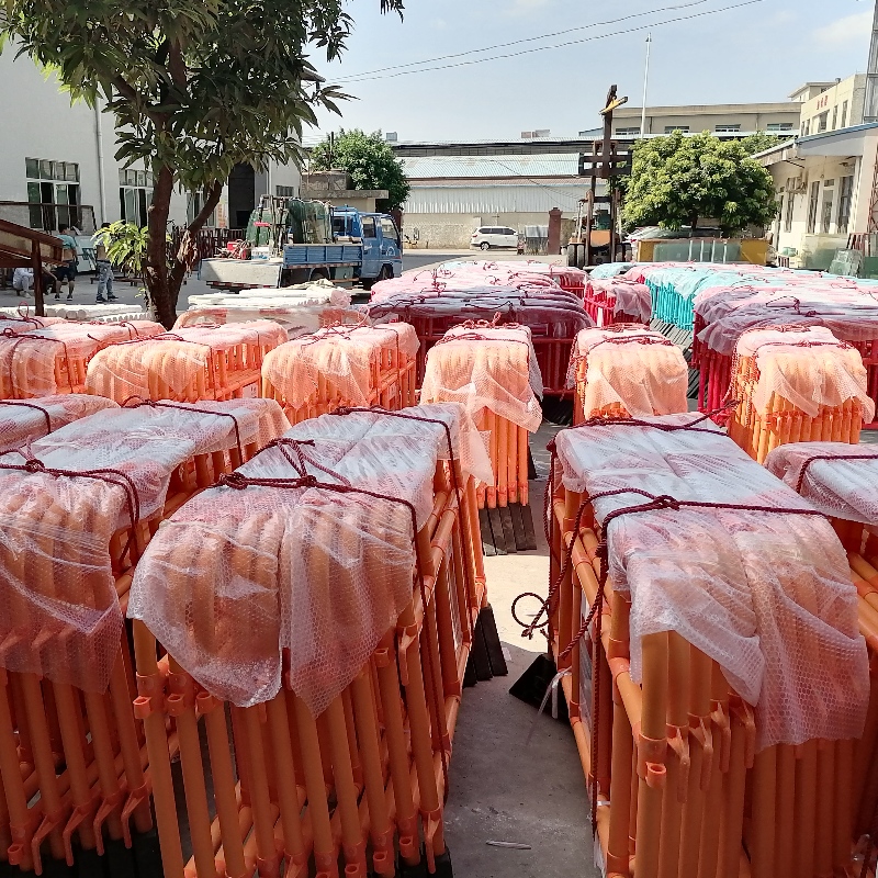 Gångbarriär för konserter, sportevenemang och parader plastbarrikad PVC-parkeringsbarriärsvägsväg