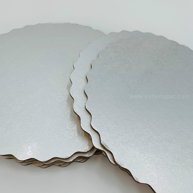 Scalloped Cake Board Silver 6 tum, smörjkakadyna 15cm, Cake Bases Small