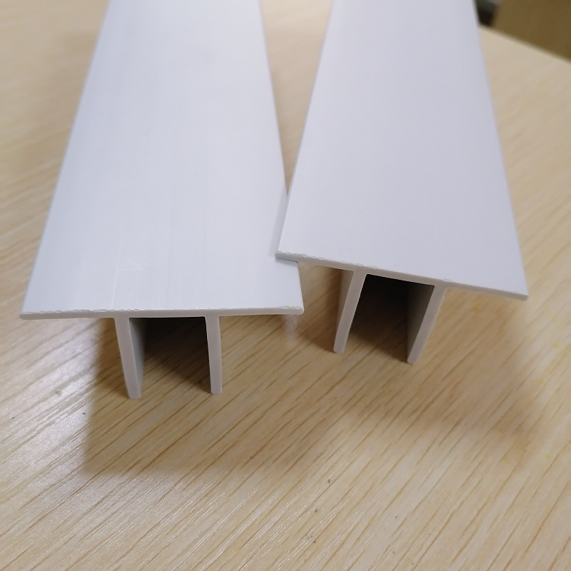 Anläggning för extrudering av pvc- profiler Egen tillverkare av Pvc- eggetremsa pvc- anslutningssektion PVC- produkter