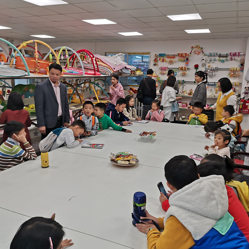 Utbildning för barn i Toona Baba