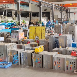 Anpassad storlek High Speed ​​Tillverkningsstål Bildelar Plastinsprutningsgjutning