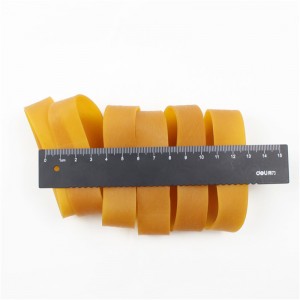 Bredda det storskaliga gummibältet med hög elasticitet och en säker och miljövänlig gummiring för att binda krabbor