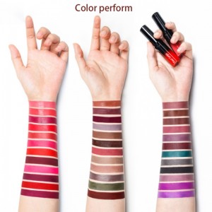 Långvarig flytande läppstift