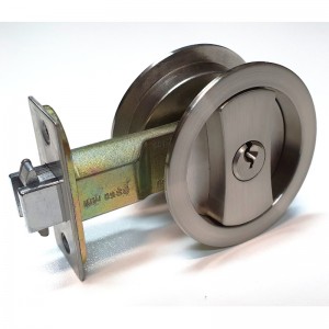 1602 osynlig skjutning av ladugårddörrens fickdörrhandtag mednycklar mednycklar