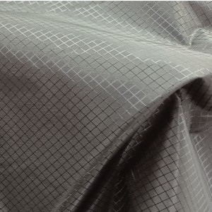 återvunnet vindbrytare tyg