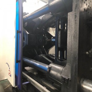 160 ton begagnad formsprutningsmaskin