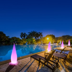 Trädgård uteplats däck simning pool dekoration modern ledning stående golvbelysning fjärr rgb färg byte LED -ljus golvlampa utomhusbelysning batteridriven vattentät laddningsbar