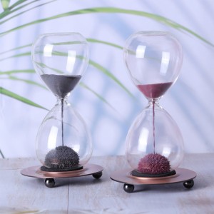 Partihandel Creative Desktop Decoration Magnetic Sand Timer Gift Round Metal Base Magnetic Hourglass