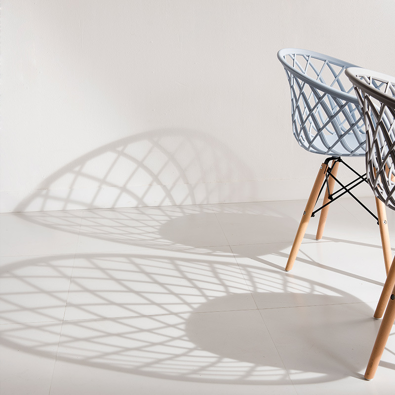 Het försäljningnordisk design stil restaurang tung tull vit matsal plaststol med träben