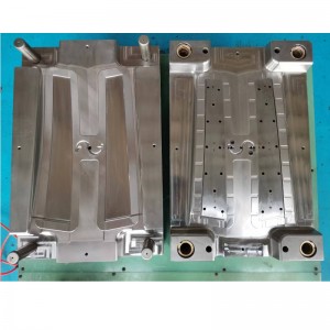 Tre uppsättningar av injektionsformar