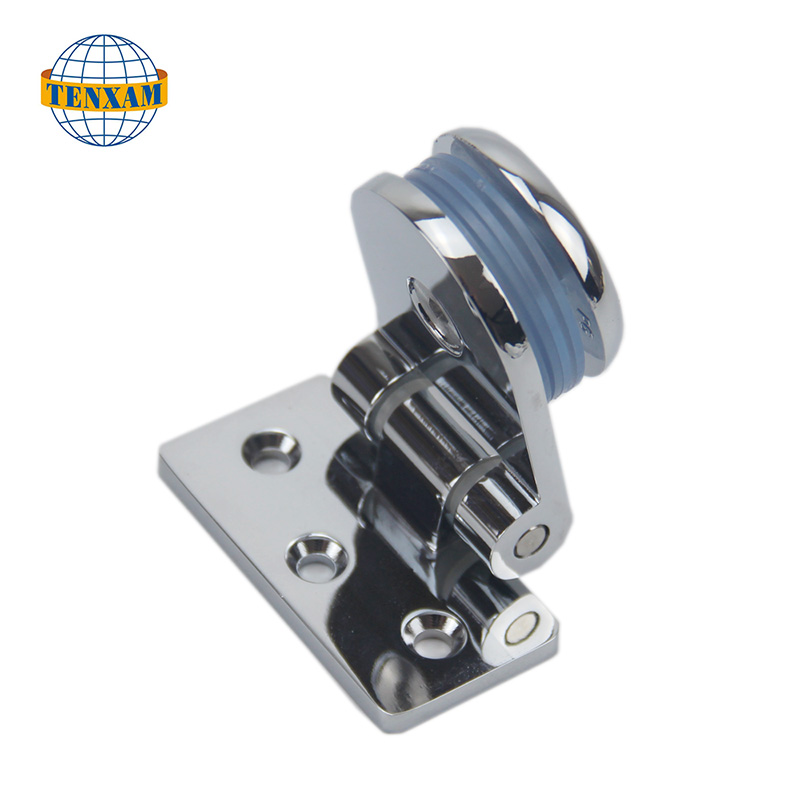 Rund pärla gångjärn mot väggen