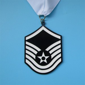 Svartvit mjuk emaljsköldmedaljer efterbehandlar metallmedalj