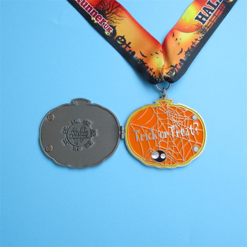 Anpassad medaljebox Halloween Festival Gift Metal Clam-Shell Folding Medals