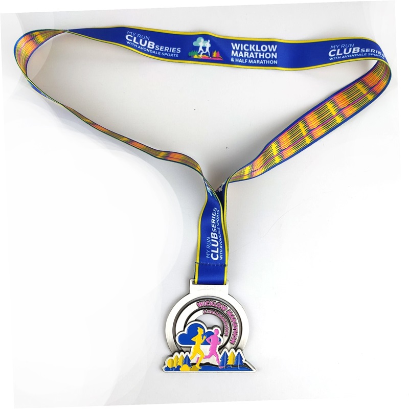 Maraton som kör medaljer Färgglada mjuka emaljmetallmedaljer