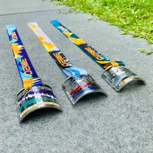 Anpassad klippt ut metall graverad billig sport emaljmedalj 3d guldmetall utmärkelsen UV -tryckmedaljer