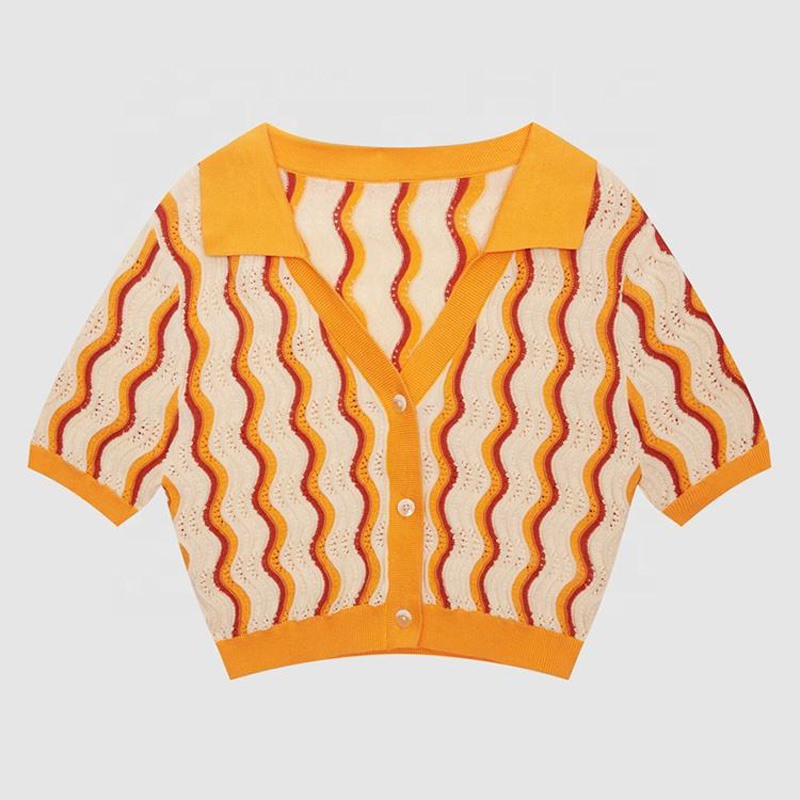 2023 Ny designanpassad kvinnors stickkläder V-hals Löst fast färg Spring Summer T-shirts Kort ärm stickad Cardigan tröja