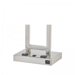 Gatsby Desk Lamp med borstadnickelfinish, två uttag, en på/off -vippbrytare och en USB -port