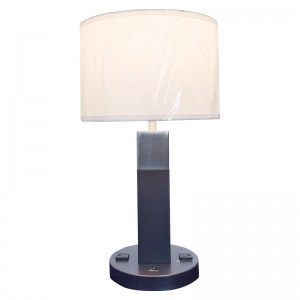 Två toner svarta och borstadenickelfinishbordslampan med en på/off rocker switch och två bekväma uttag på gästrummet