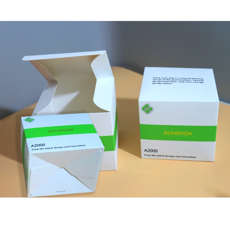 Förpackningslåda för laddare och laddningskabel