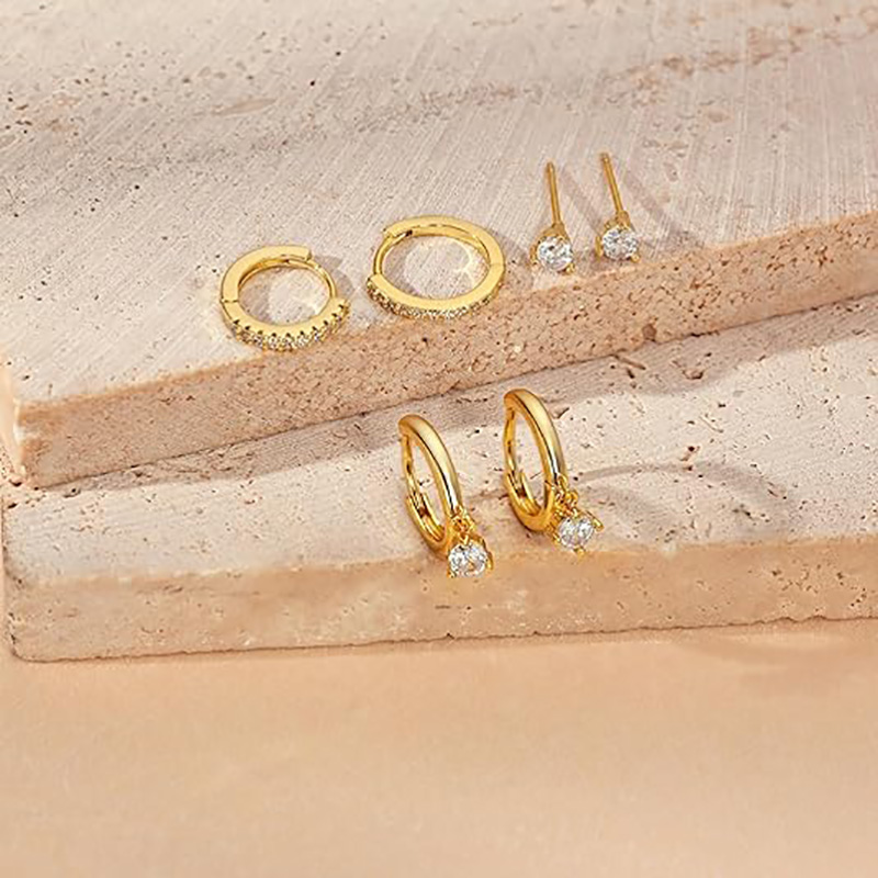 3 par Gold Hoop Örhängen Set: Snygga Stud Örhängen Trendiga Små 14K guldpläterade Hypoallergena Dangle Brosk Huggie Hoop Örhängen för kvinnor Guldsmycken för kvinnor Flickor Presenter