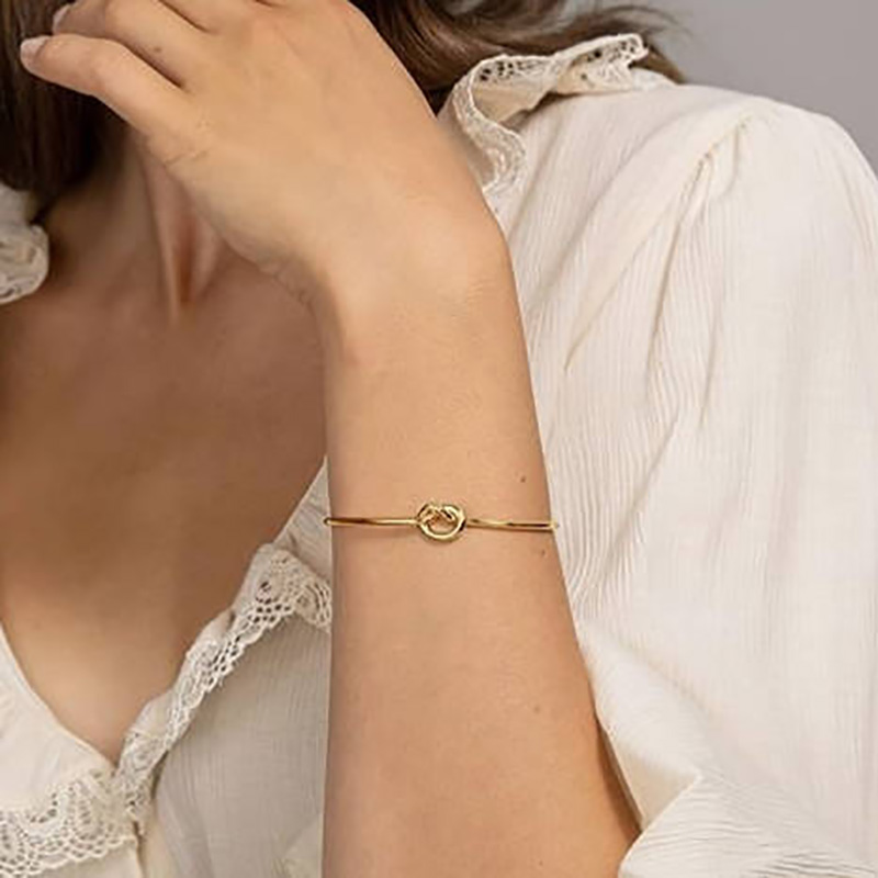4K guldpläterad för alltid kärlek knut oändlighet armband armband för kvinnor justerbar guld armband armband för kvinnor elegant guld-Pläterad öppen manschettarmband med knutdesign - Moderna minimalistiska smycken för dagliga slitage och speciella tillfällen