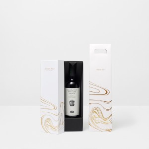 Gyllene minimalistiska presentförpackning